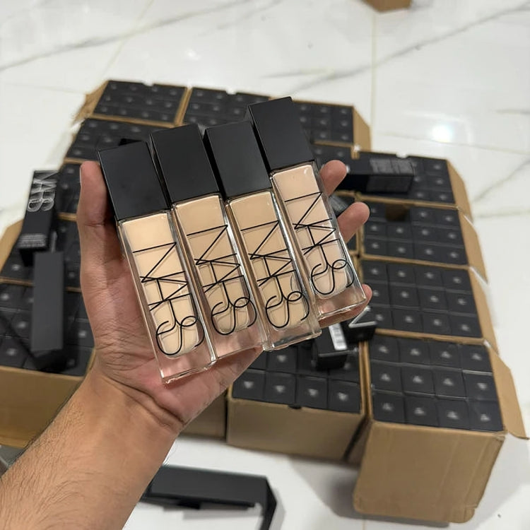 NARS Natural Radiant Longwear Foundation - oraglowpk